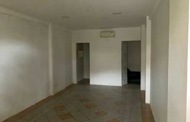 Imagem: O depósito possui 1 Vaga na garagem, 32m² de Área e está