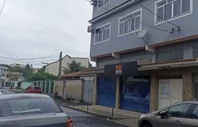 Imagem: O apartamento possui 3 Dormitórios, 1 Banheiro, 1 Vaga na garagem