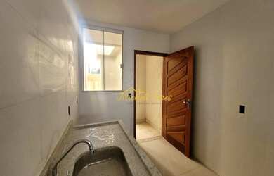 Imagem 3: Excelente casa linear com terraço, a uma quadra da rodovia, com 3 quartos...