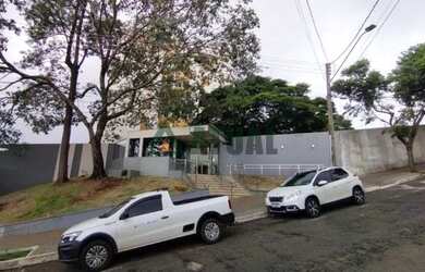 Imagem: O apartamento possui 3 Dormitórios, 1 Banheiro, 1 Vaga na garagem