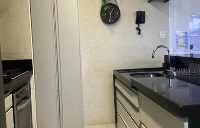 Imagem: O apartamento possui 2 Dormitórios, 2 Banheiros, 1 Vaga na