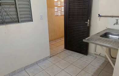 Imagem: A casa possui 1 Dormitório, 1 Banheiro, 20m² de Área e está