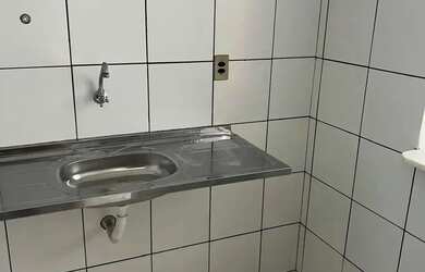 Imagem 4: Imóvel para venda possui 55 metros quadrados com 2 quartos em Coqueiro...