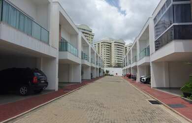 Imagem: A casa em condomínio possui 3 Dormitórios, 4 Banheiros, 2