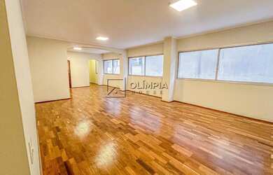 Imagem: O apartamento possui 3 Dormitórios, 3 Banheiros, 2 Vagas na