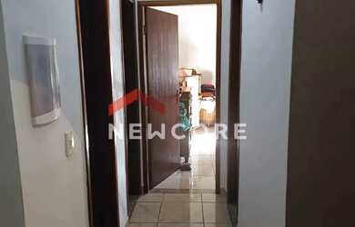 Imagem: A casa possui 4 Dormitórios, 2 Banheiros, 4 Vagas na garagem