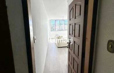 Imagem 2: Apartamento com 2 dormitórios à venda, 71 m² por R$ 270.000,00 - Centro...