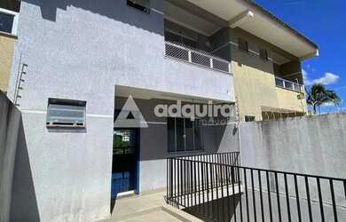 Imagem: A casa possui 3 Dormitórios, 3 Banheiros, 2 Vagas na garagem