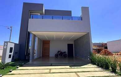 Imagem: A casa em condomínio possui 3 Dormitórios, 3 Banheiros, 4