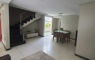 Imagem: A casa em condomínio possui 4 Dormitórios, 2 Banheiros, 2