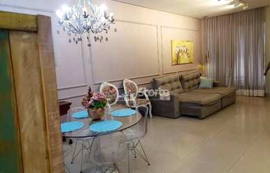 Imagem: A casa possui 4 Dormitórios, 4 Banheiros, 2 Vagas na garagem