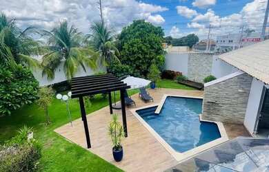 Imagem: A casa em condomínio possui 4 Dormitórios, 5 Banheiros, 4