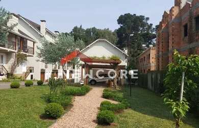 Imagem: A casa possui 2 Dormitórios, 3 Banheiros, 1 Vaga na garagem