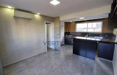 Imagem: O apartamento possui 1 Dormitório, 1 Banheiro, 1 Vaga na garagem