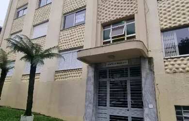 Imagem: O apartamento possui 3 Dormitórios, 1 Banheiro, 1 Vaga na garagem