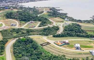 Imagem: O terreno possui 600m² de Área e está localizado em Praia