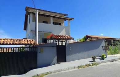 Imagem: A casa possui 5 Dormitórios, 4 Banheiros, 4 Vagas na garagem