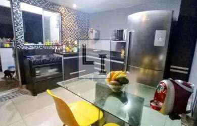 Imagem: A casa em condomínio possui 2 Dormitórios, 1 Banheiro, 2 Vagas