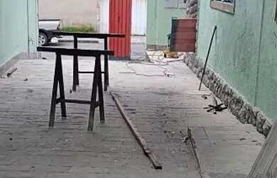 Imagem: A casa possui 3 Dormitórios, 3 Banheiros, 3 Vagas na garagem