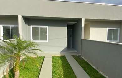 Imagem: A casa possui 2 Dormitórios, 1 Banheiro, 1 Vaga na garagem