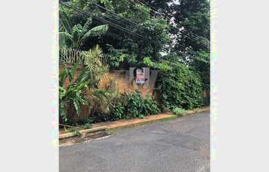 Imagem: O terreno e possui Dormitórios, Suítes, Banheiros, 1000-0m²