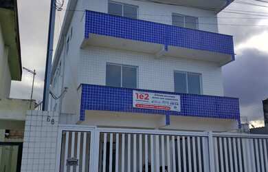 Imagem: A casa possui 1 Dormitório, 1 Banheiro, 1 Vaga na garagem