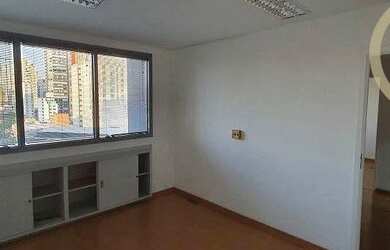 Imagem: O depósito possui 2 Vagas na garagem, 45m² de Área e está