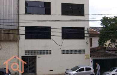 Imagem: O depósito possui 5 Vagas na garagem, 1.411m² de Área e