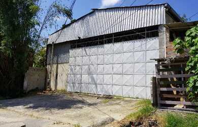 Imagem: O depósito possui 3 Vagas na garagem, 551m² de Área e está