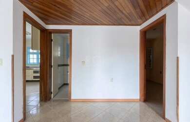 Imagem 11: Casa em Tristeza. Piscina, Churrasqueira, Área de serviçoeLareira