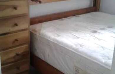 Imagem: A casa possui 2 Dormitórios, 1 Banheiro, 1 Vaga na garagem