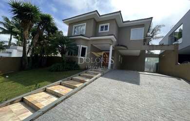 Imagem: A casa em condomínio possui 3 Dormitórios, 4 Banheiros, 280m²