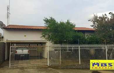 Imagem: A casa possui 3 Dormitórios, 3 Banheiros, 178m² de Área e