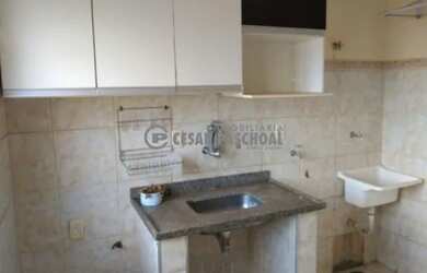 Imagem: O apartamento possui 1 Dormitório, 1 Banheiro, 1 Vaga na garagem