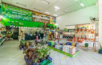 Imagem: O depósito possui 350m² de Área e está localizado em Cristo