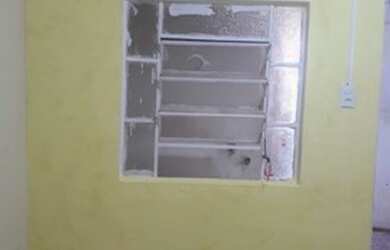 Imagem: A casa possui 1 Dormitório, 1 Banheiro, 1 Vaga na garagem e