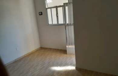 Imagem: A casa possui 1 Dormitório, 1 Banheiro e 35m² de Área e está