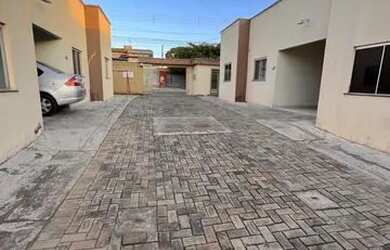 Imagem: A casa em condomínio possui 2 Dormitórios, 2 Banheiros, 2