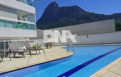 Imagem: O apartamento possui 3 Dormitórios, 3 Banheiros, 2 Vagas na