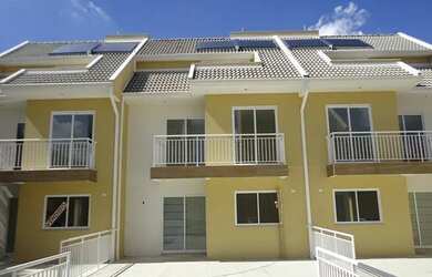 Imagem: A casa possui 4 Dormitórios, 2 Banheiros, 2 Vagas na garagem