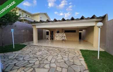 Imagem: A casa em condomínio possui 3 Dormitórios, 2 Banheiros, 4