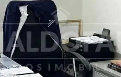 Imagem: O depósito possui 1 Vaga na garagem, 40m² de Área e está