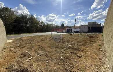 Imagem: O terreno possui 325m² de Área e está localizado em Jardim