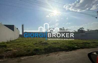 Imagem: O terreno possui 560m² de Área, Imóvel novo e está localizado