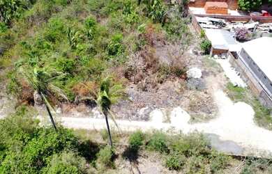 Imagem: O terreno possui 3000m² de Área e está localizado em Porto