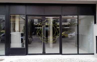 Imagem: O depósito possui 5 Vagas na garagem e 238m² de Área e está