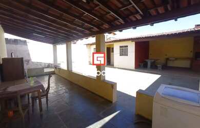 Imagem 8: Casa em Montes Claros, no bairro Conjunto Cristo Rei, à venda