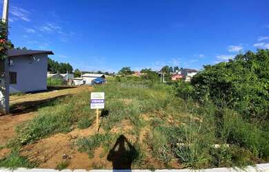 Imagem: O terreno possui 309m² de Área e está localizado em Rosas