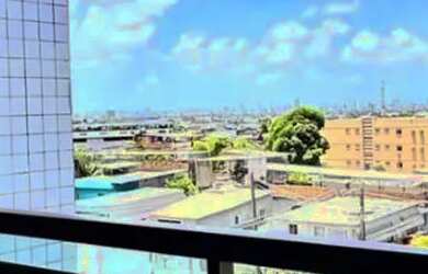 Imagem: O apartamento possui 2 Dormitórios, 1 Banheiro, 1 Vaga na garagem