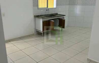 Imagem: A casa possui 2 Dormitórios, 2 Banheiros, 1 Vaga na garagem